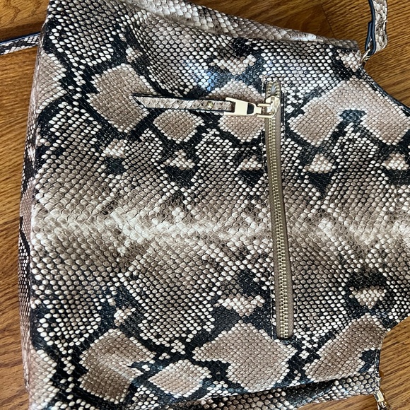 NWOT 🐍 INC snakeskin pattern satchel with detachable shoulder strap - Picture 7 of 10